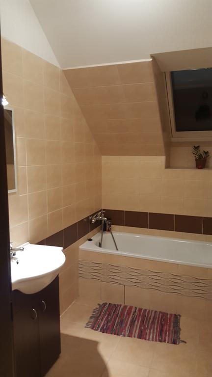 Farm Stay Nh Stables Nyrany Екстер'єр фото