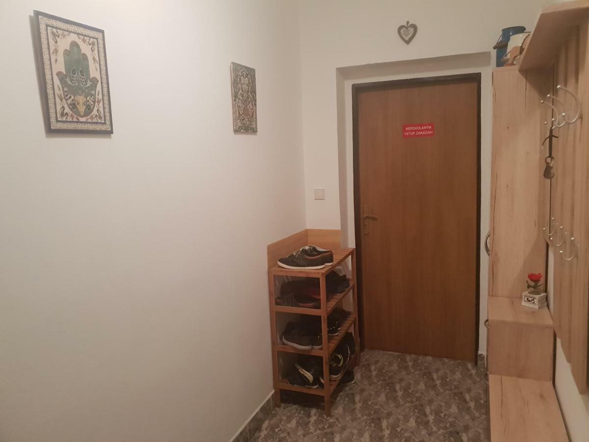 Farm Stay Nh Stables Nyrany Екстер'єр фото